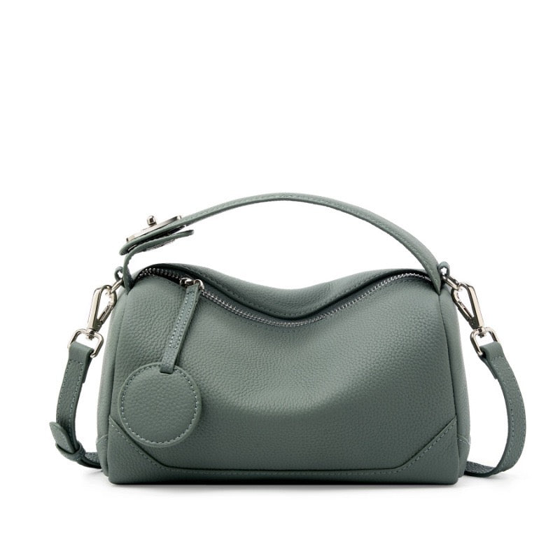 Quilted shoulder bag with shoulder strap