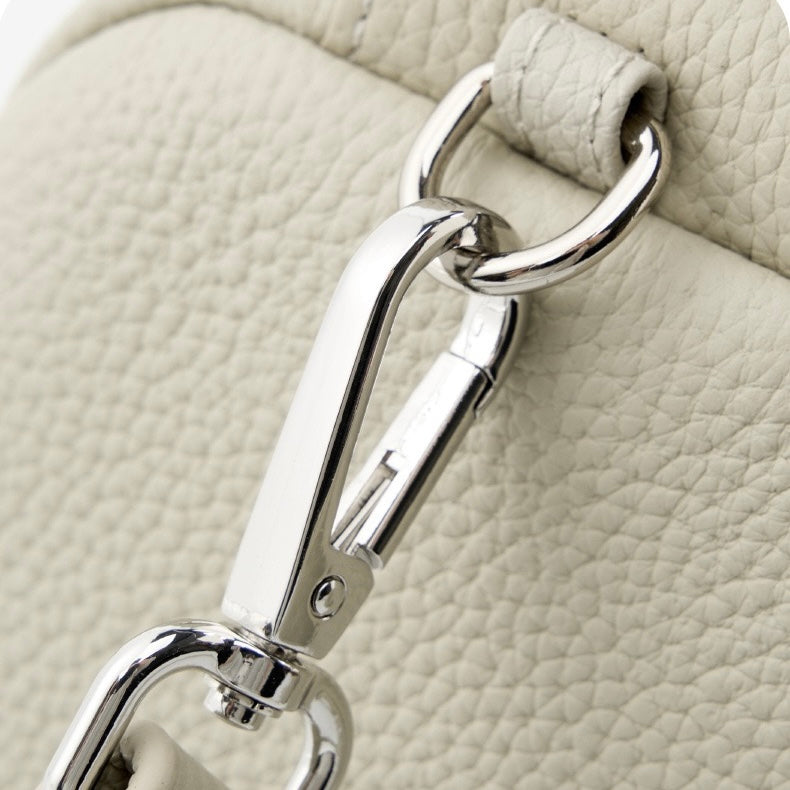 Quilted shoulder bag with shoulder strap