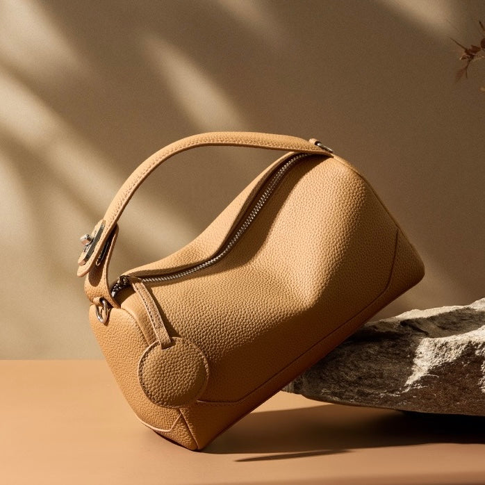 Quilted shoulder bag with shoulder strap