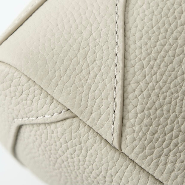 Quilted shoulder bag with shoulder strap
