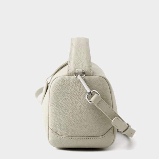 Quilted shoulder bag with shoulder strap
