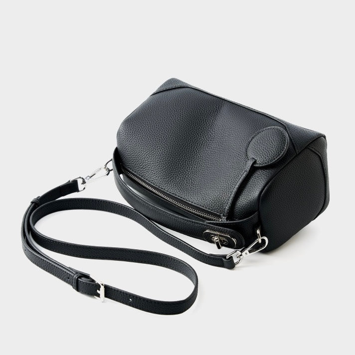 Quilted shoulder bag with shoulder strap