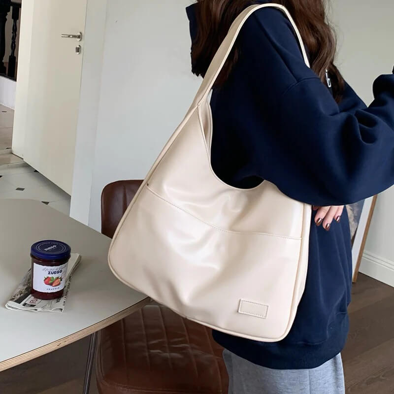 Hobo crossbody bag made of synthetic leather courier bag