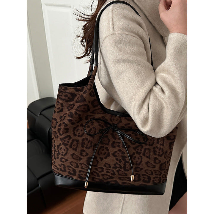 Women's tote bag with stylish leopard pattern and adjustable drawstring