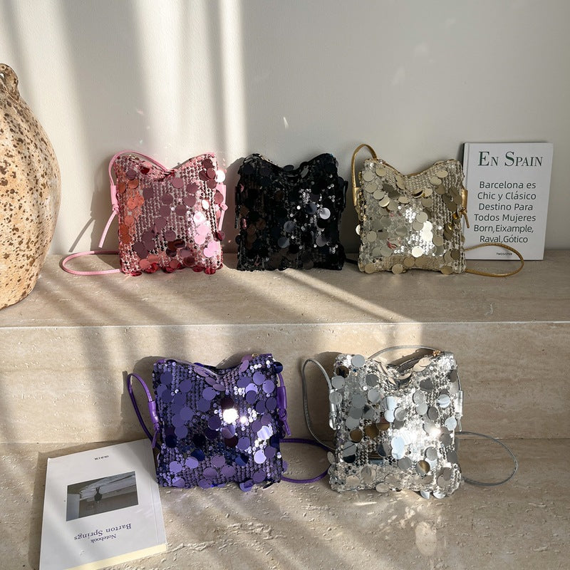 Women’s shoulder bag with sparkly sequin design