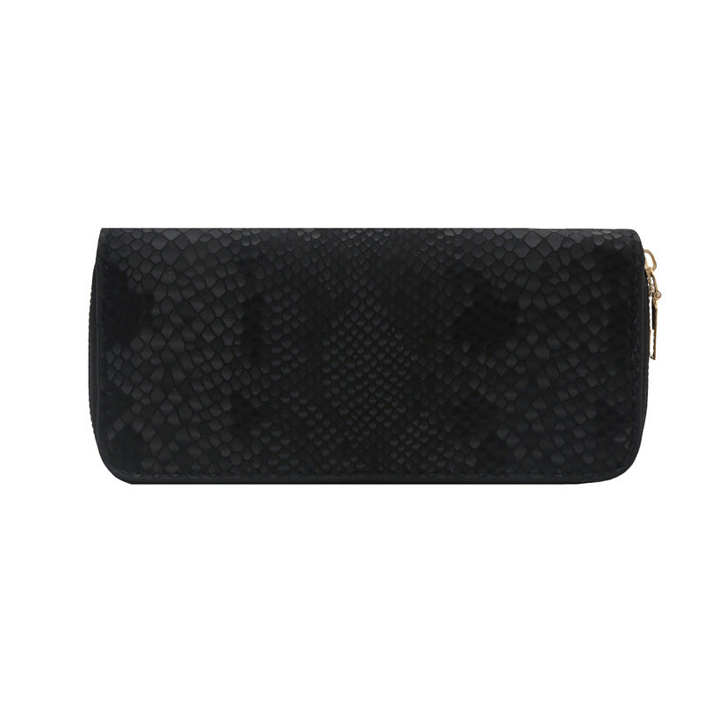 Women's elegant wallet in luxurious snake pattern