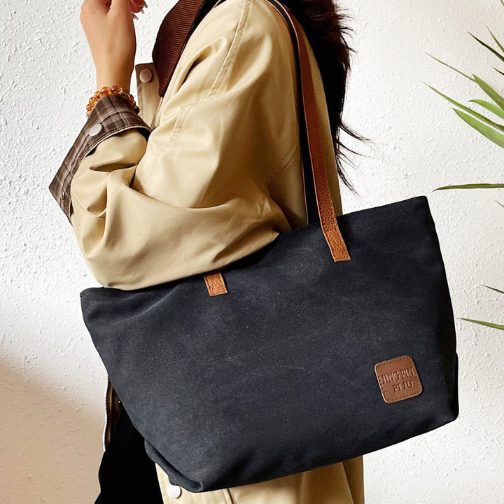 Ladies elegant tote bag