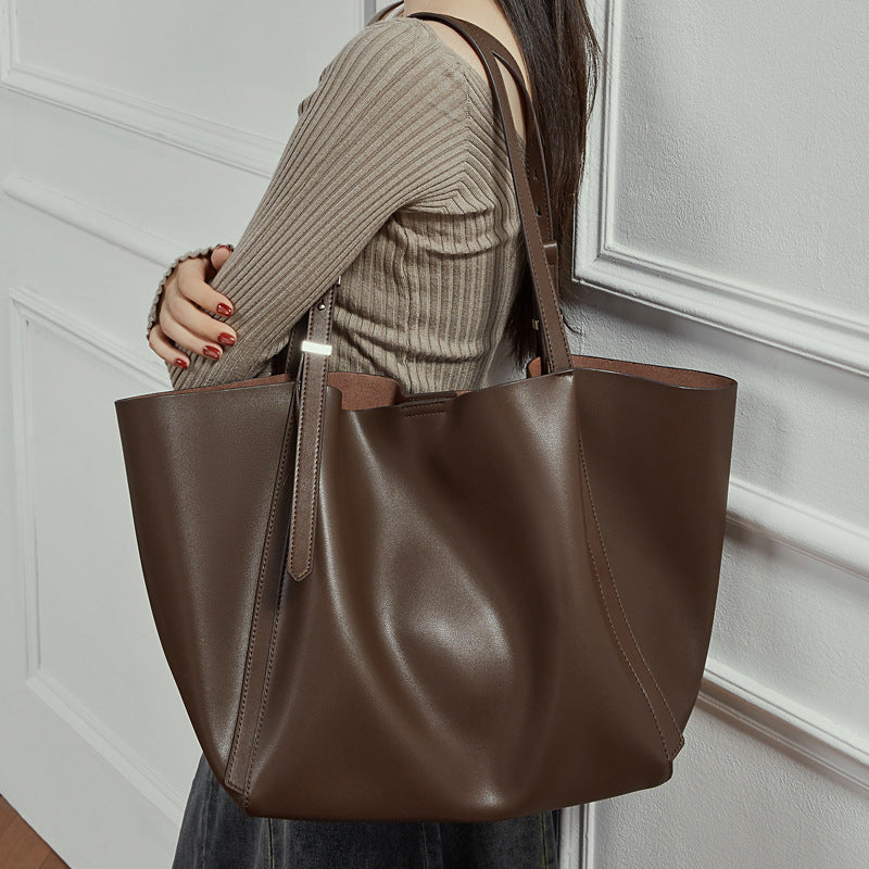 Women's tote bag with elegant design and removable shoulder strap