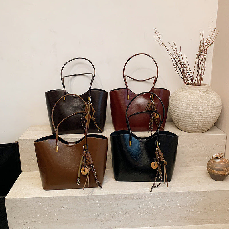 Women's high-quality tote bag with elegant design