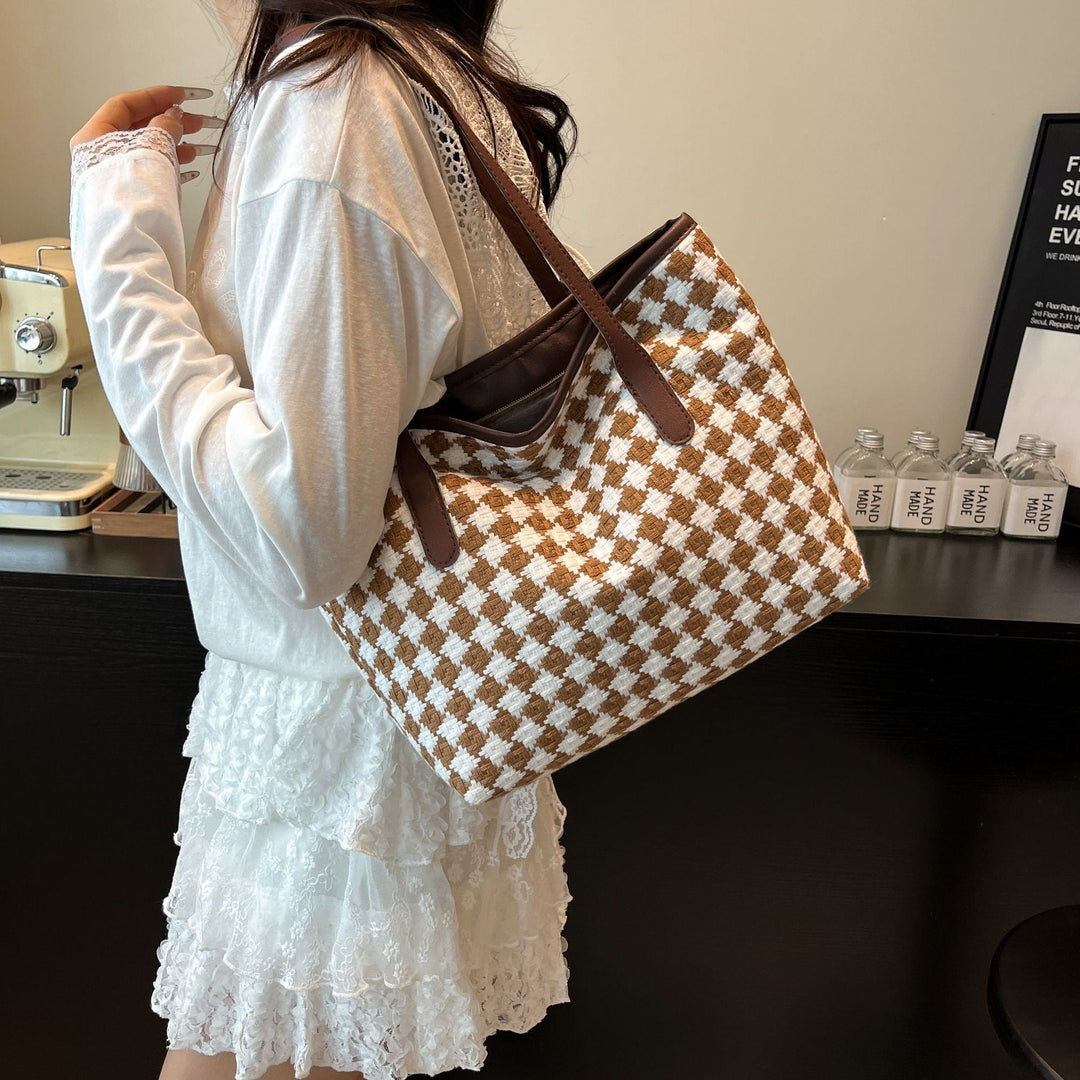 Ladies stylish tote bag