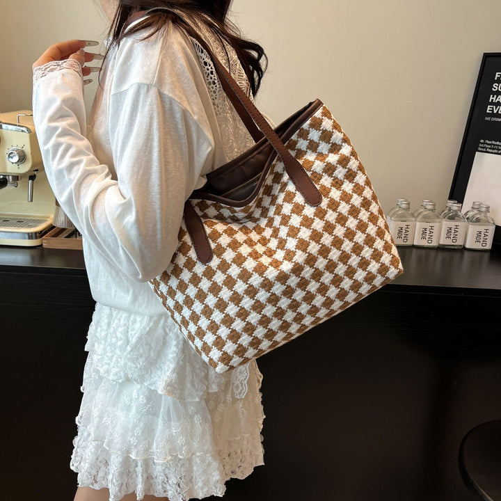Ladies stylish tote bag