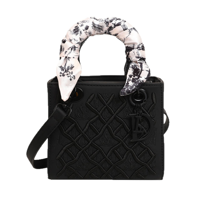 Ladies handbag with luxurious pattern