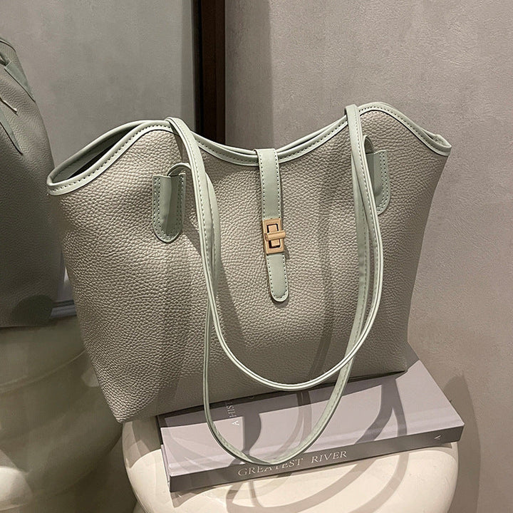Ladies tote bag made of high-quality leather with elegant design