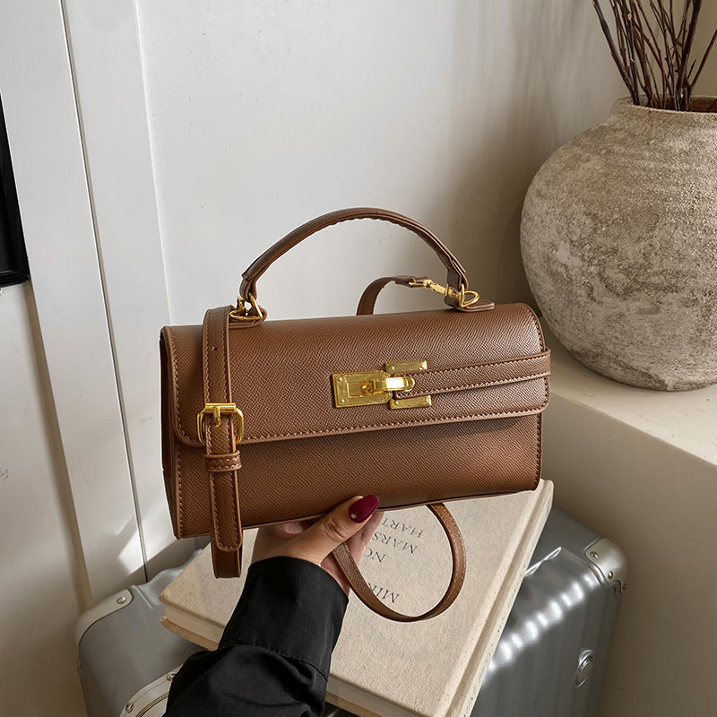 Women's Designer Shoulder Bag with Luxurious Chain Closure