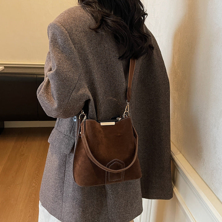 Women’s practical shoulder bag made of high-quality suede