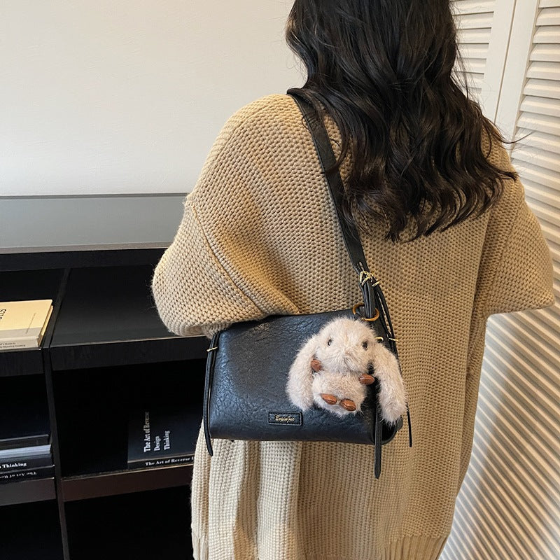Women's elegant shoulder bag with sophisticated design