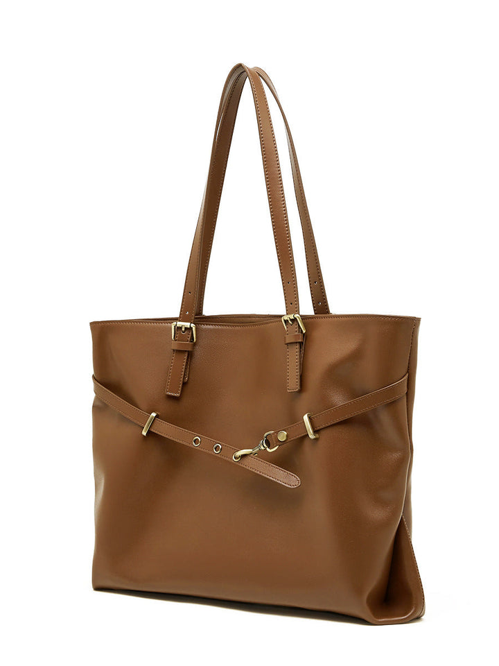 Women's elegant tote bag with practical interior design and stylish accents