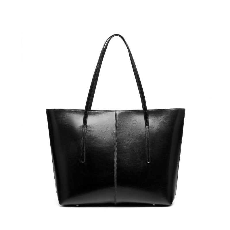 Women's tote bag with elegant design and spacious interior