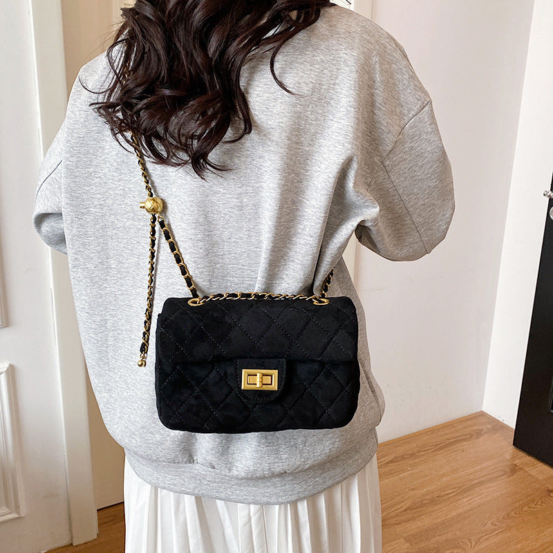 Women's elegant shoulder bag with stylish chain accent