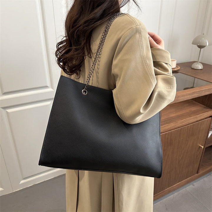 Women elegant tote bag with practical inner compartment and stylish chain strap