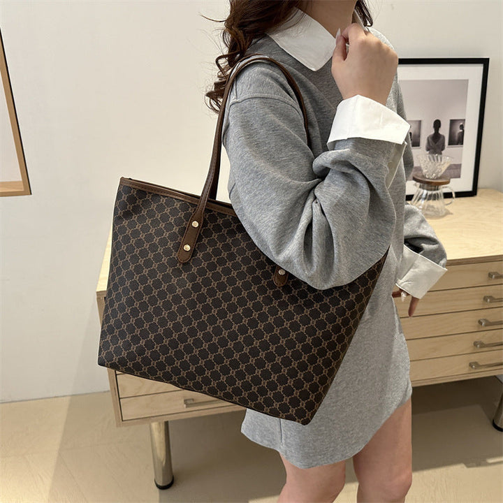 Ladies elegant tote bag with geometric pattern