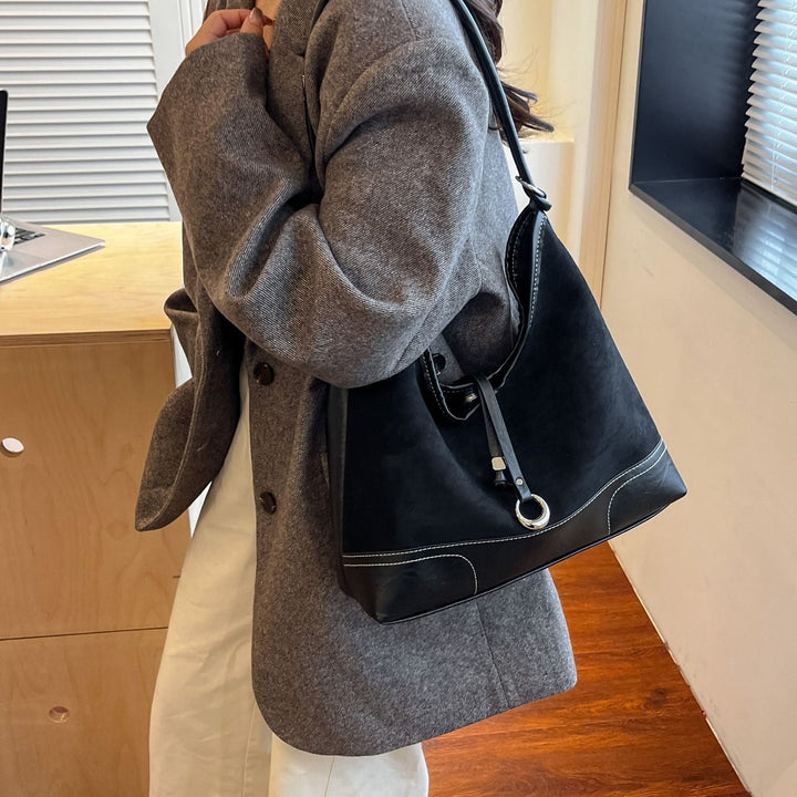 Women's elegant tote bag with authentic suede elements