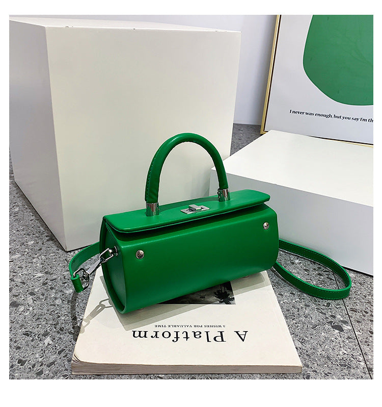 Ladies elegant shoulder bag with detachable shoulder strap