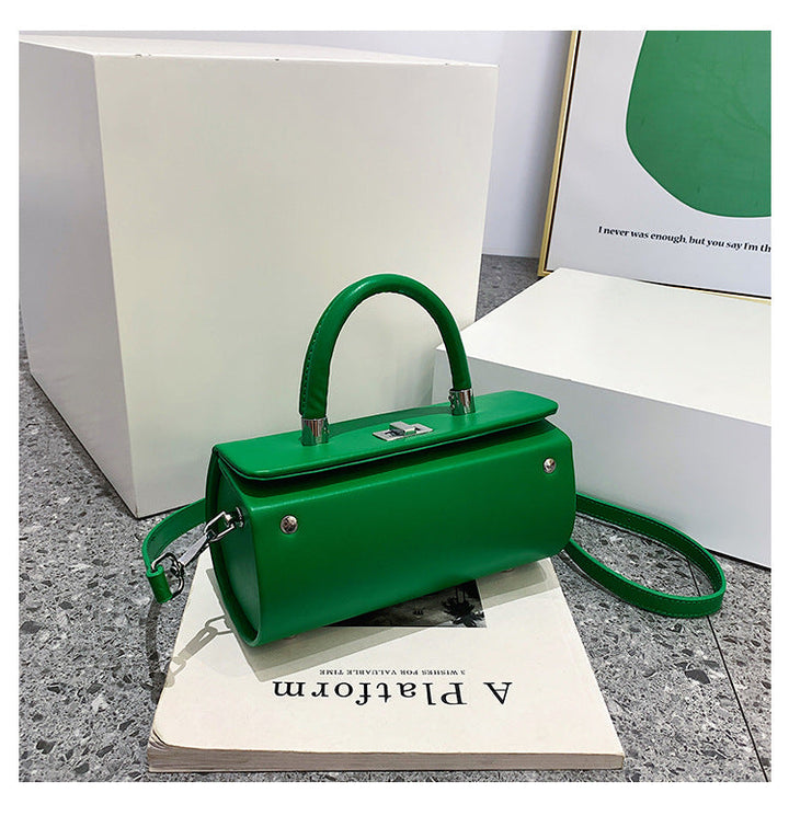 Ladies elegant shoulder bag with detachable shoulder strap