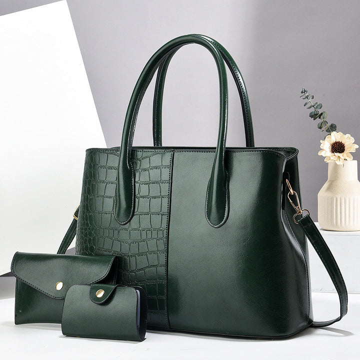 Women's tote bag with removable accessories