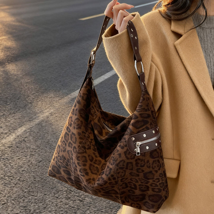 Women's Shoulder Bag in Casual Animal Print Style