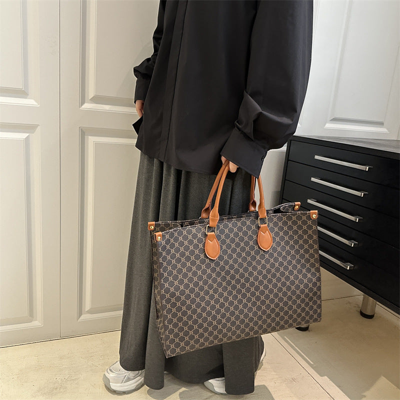 Women elegant tote bag with high-quality monogram design
