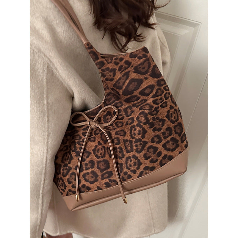 Women's tote bag with stylish leopard pattern and adjustable drawstring