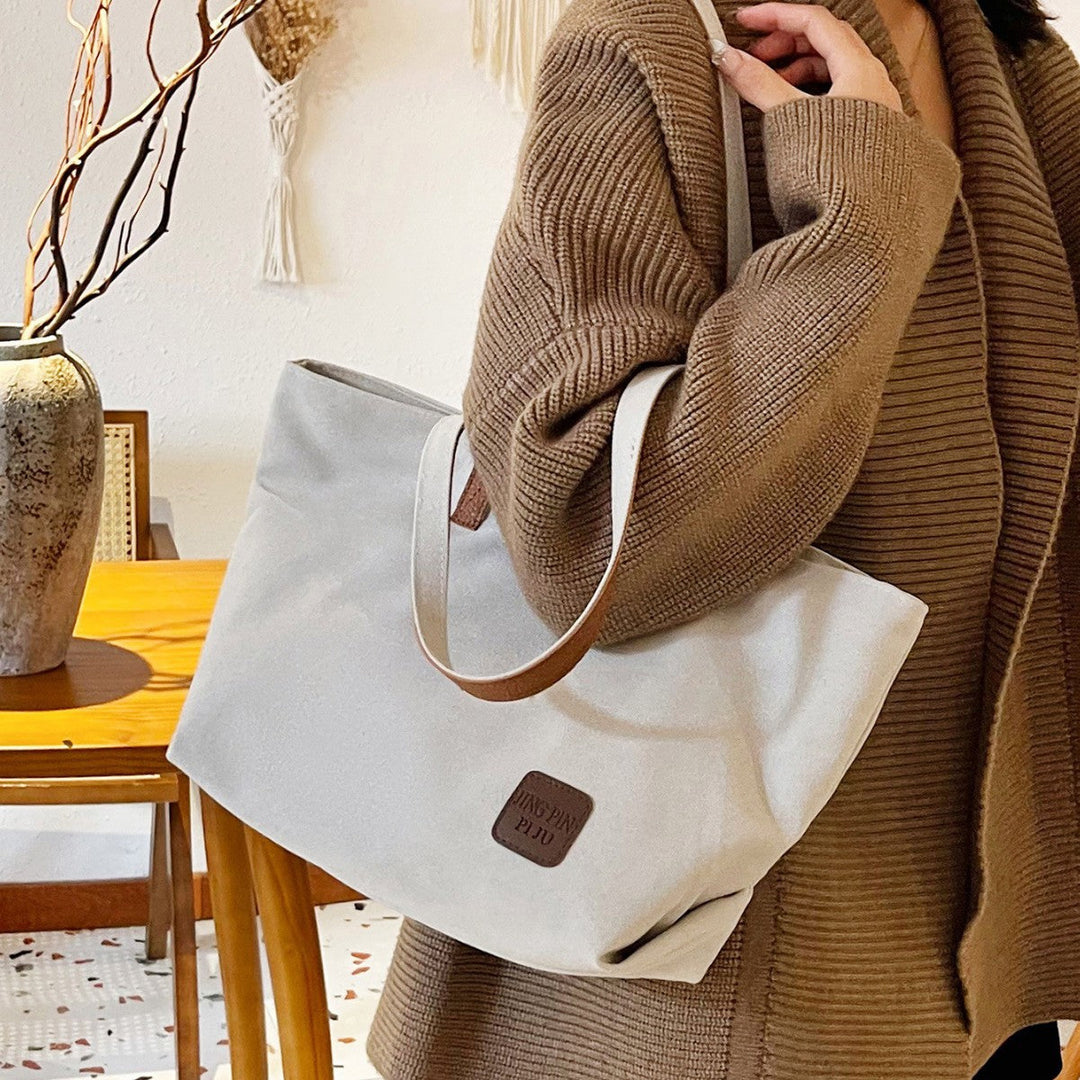 Ladies elegant tote bag