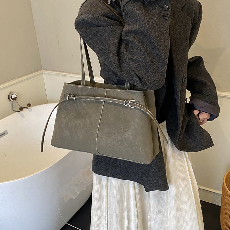 Women's Tote Bag made of high-quality synthetic leather with an elegant shoulder strap