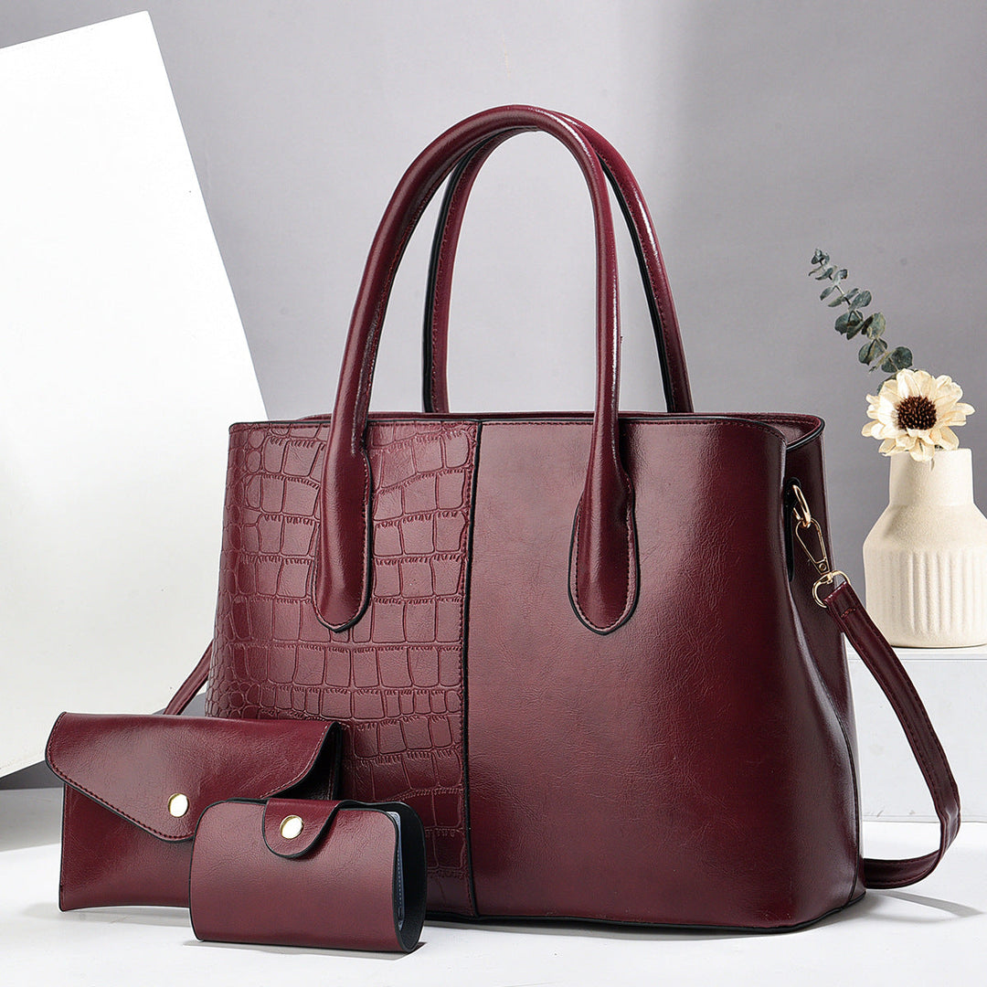 Women's tote bag with removable accessories