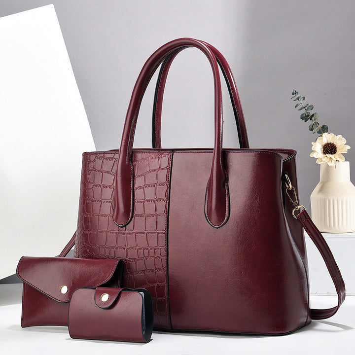 Women's tote bag with removable accessories