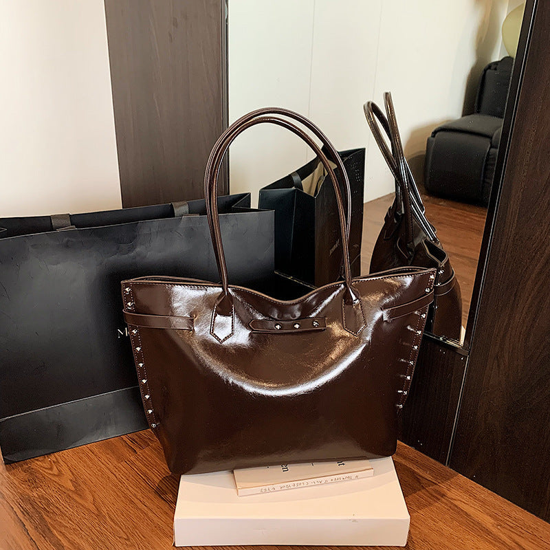 Ladies stylish Tote Bag with fashionable detail
