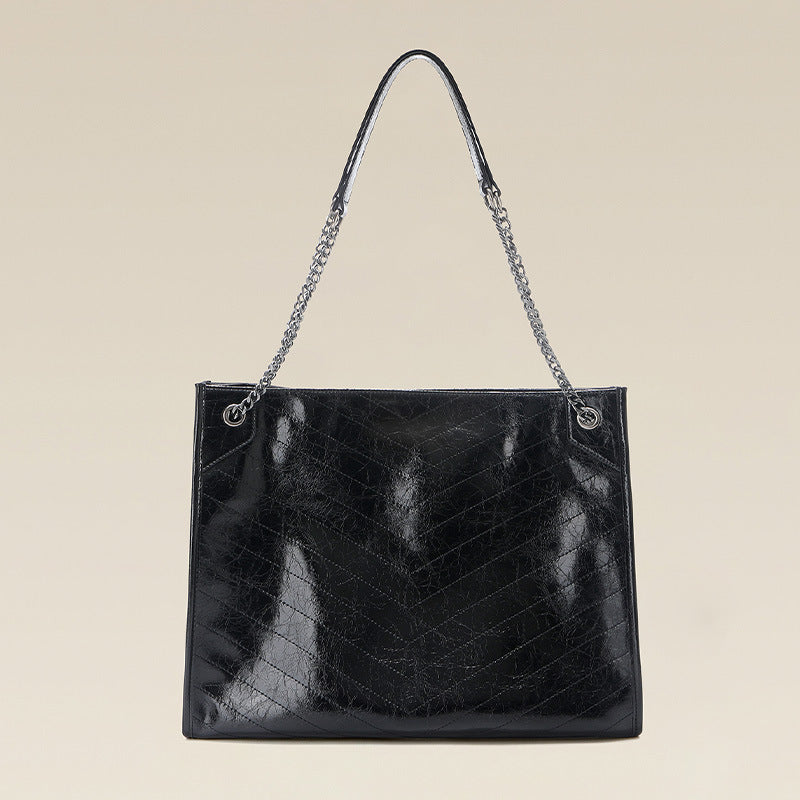 Women's Tote Bag made of shiny faux leather with quilted pattern