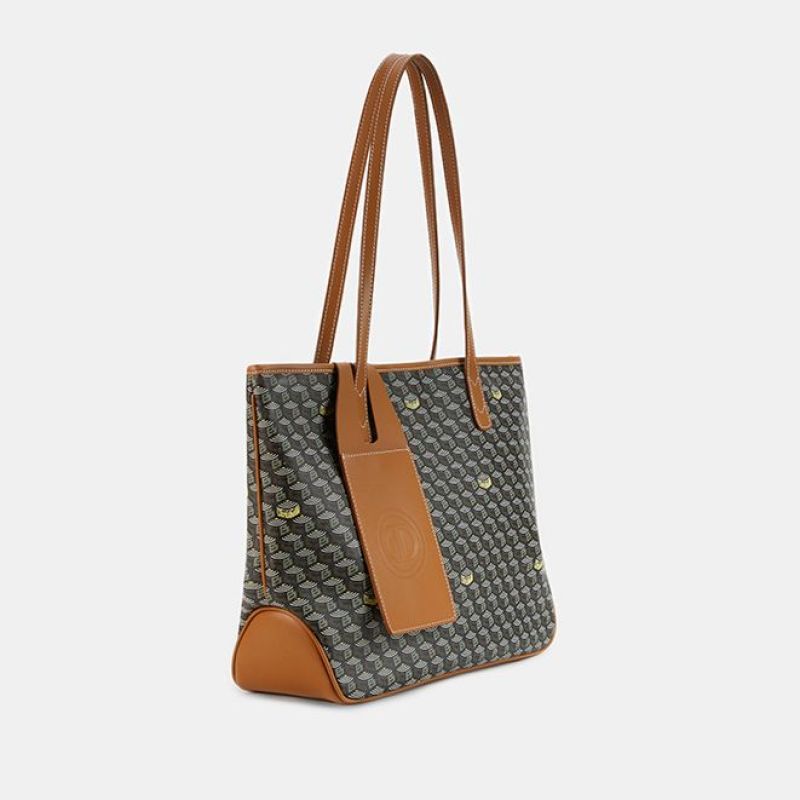 Ladies designer bag with unique pattern