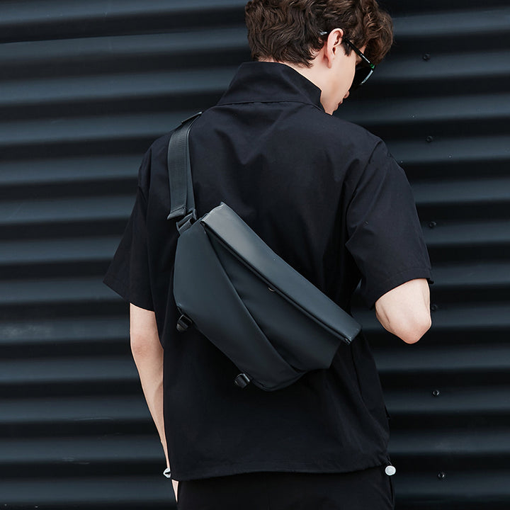 Ergonomic Sling Pack Cardanzo