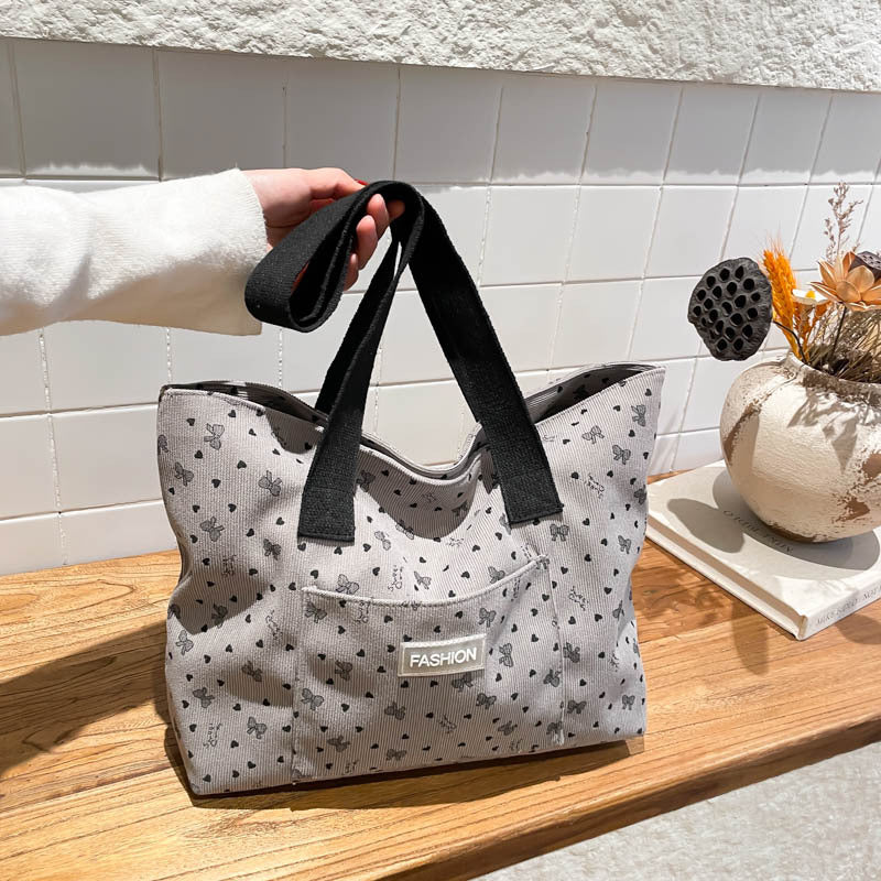 Ladies fashionable tote bag with heart design