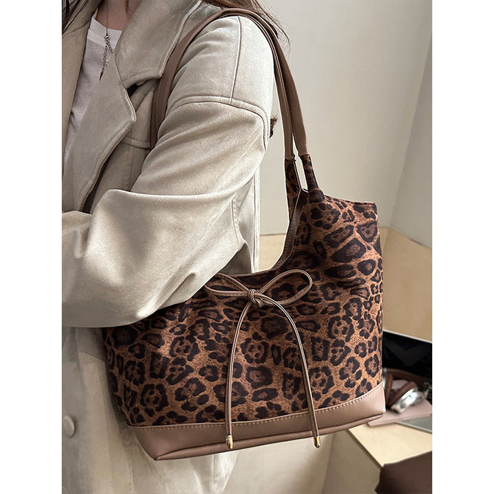 Women's tote bag with stylish leopard pattern and adjustable drawstring