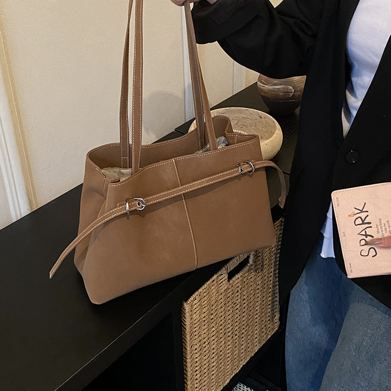 Women's Tote Bag made of high-quality synthetic leather with elegant shoulder strap