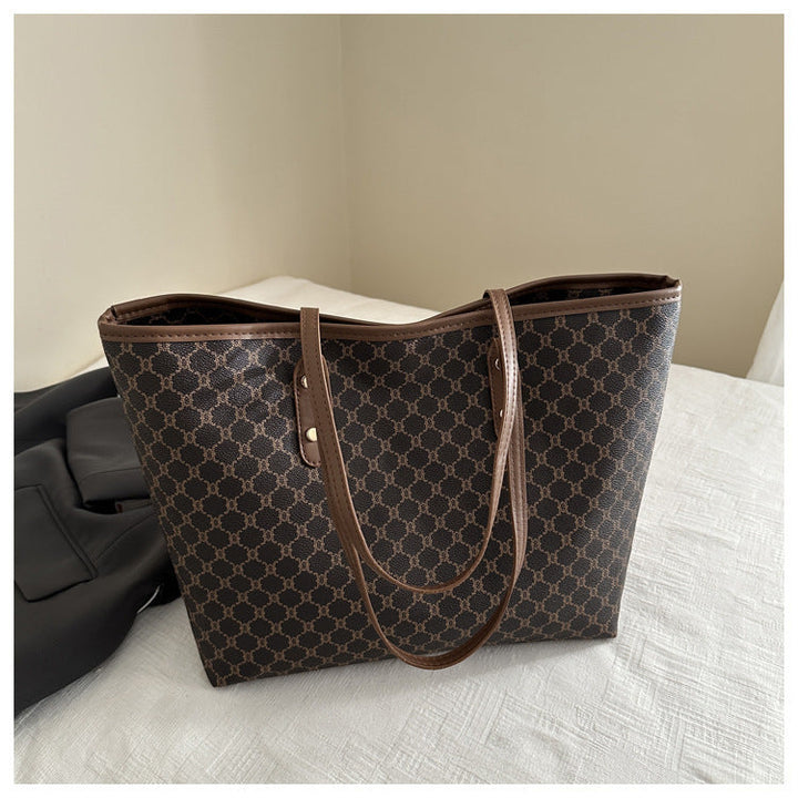 Ladies elegant tote bag with geometric pattern