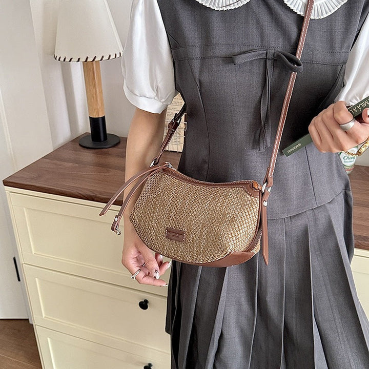 Women's shoulder bag with elegant woven design and removable shoulder strap