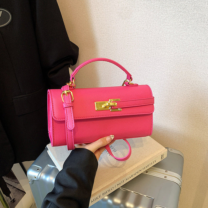 Women's Designer Shoulder Bag with Luxurious Chain Closure
