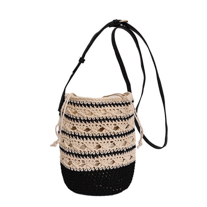 Ladies crocheted shoulder bag with fashionable drawstring