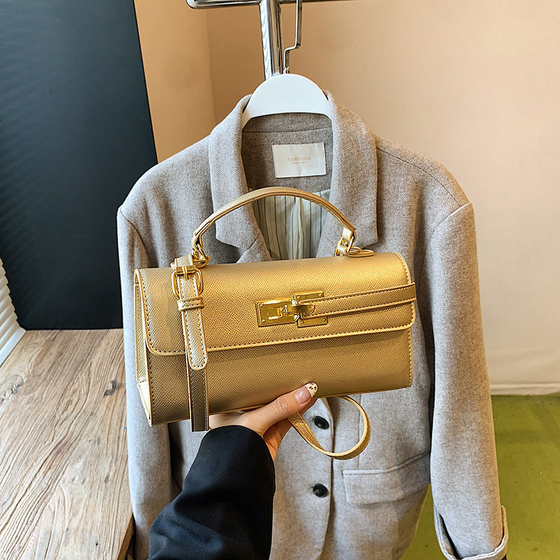 Women's Designer Shoulder Bag with Luxurious Chain Closure