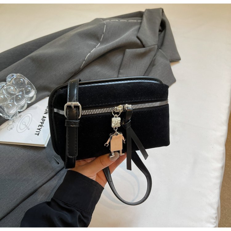 Women's practical shoulder bag made of high-quality suede leather