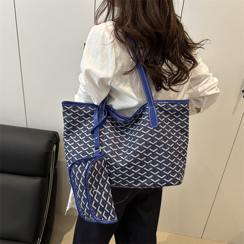 Women's elegant shopping bag with modern pattern